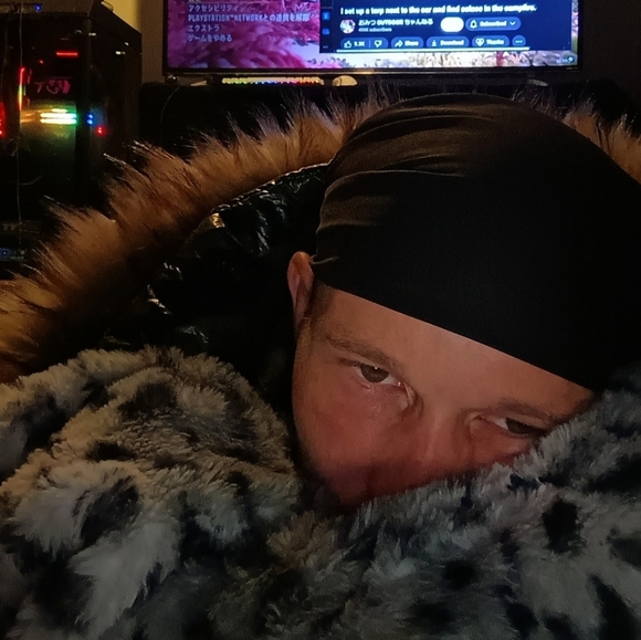 Meet your Posher, SamFisher - Picture 1 of 1